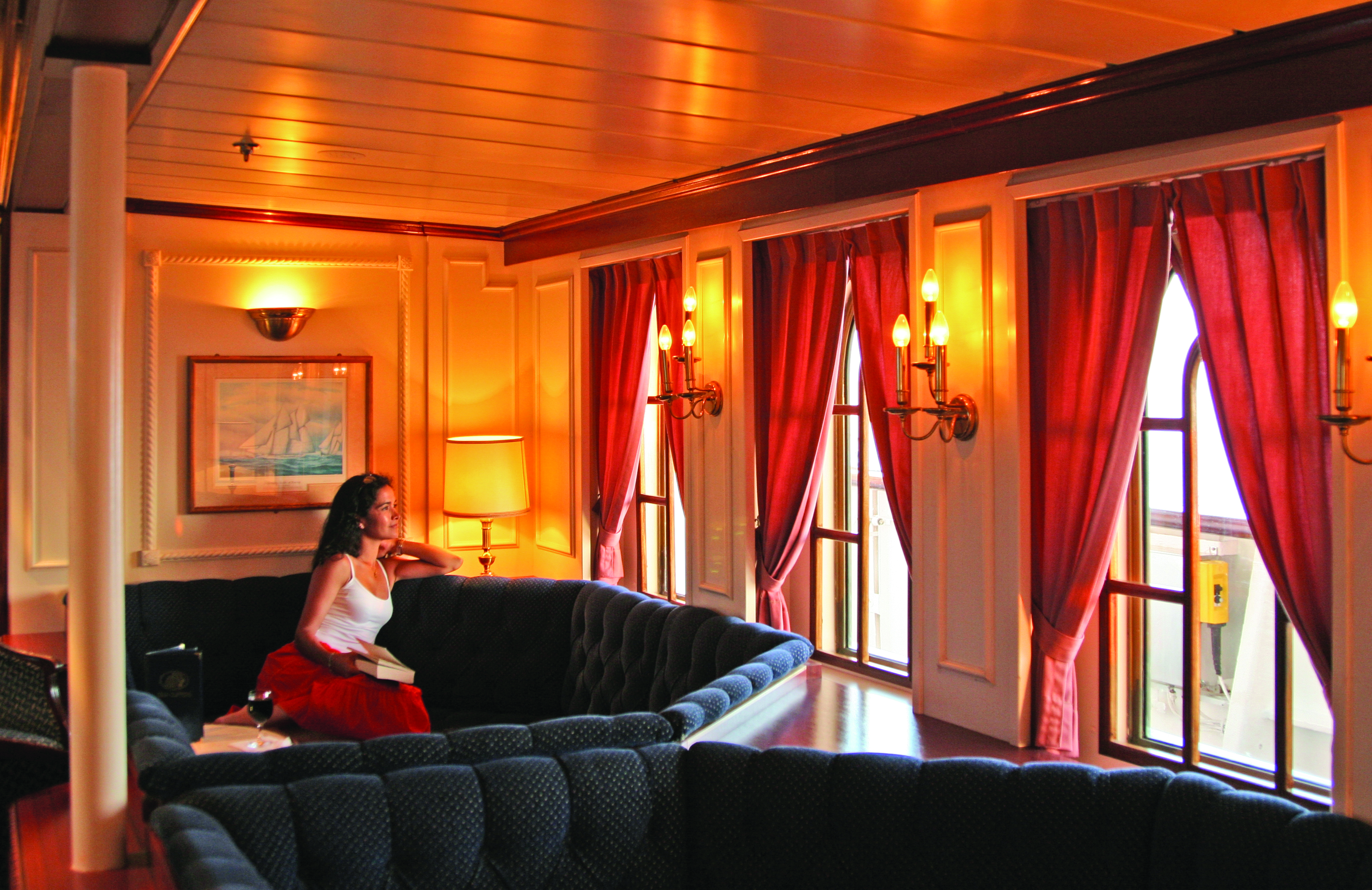 Star Clippers Star Clipper & Star Flyer Interior Lounge.jpg